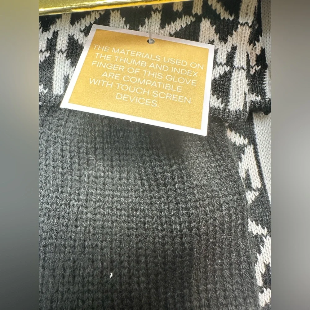 NWT Authentic Michael Kors Knit 3 Pieces  Set Hat Scarf Gloves Black Color‎ $148